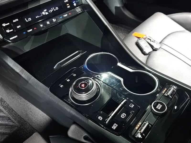 Kia K5 2.0 Trendy, снимка 9 - Автомобили и джипове - 55736493