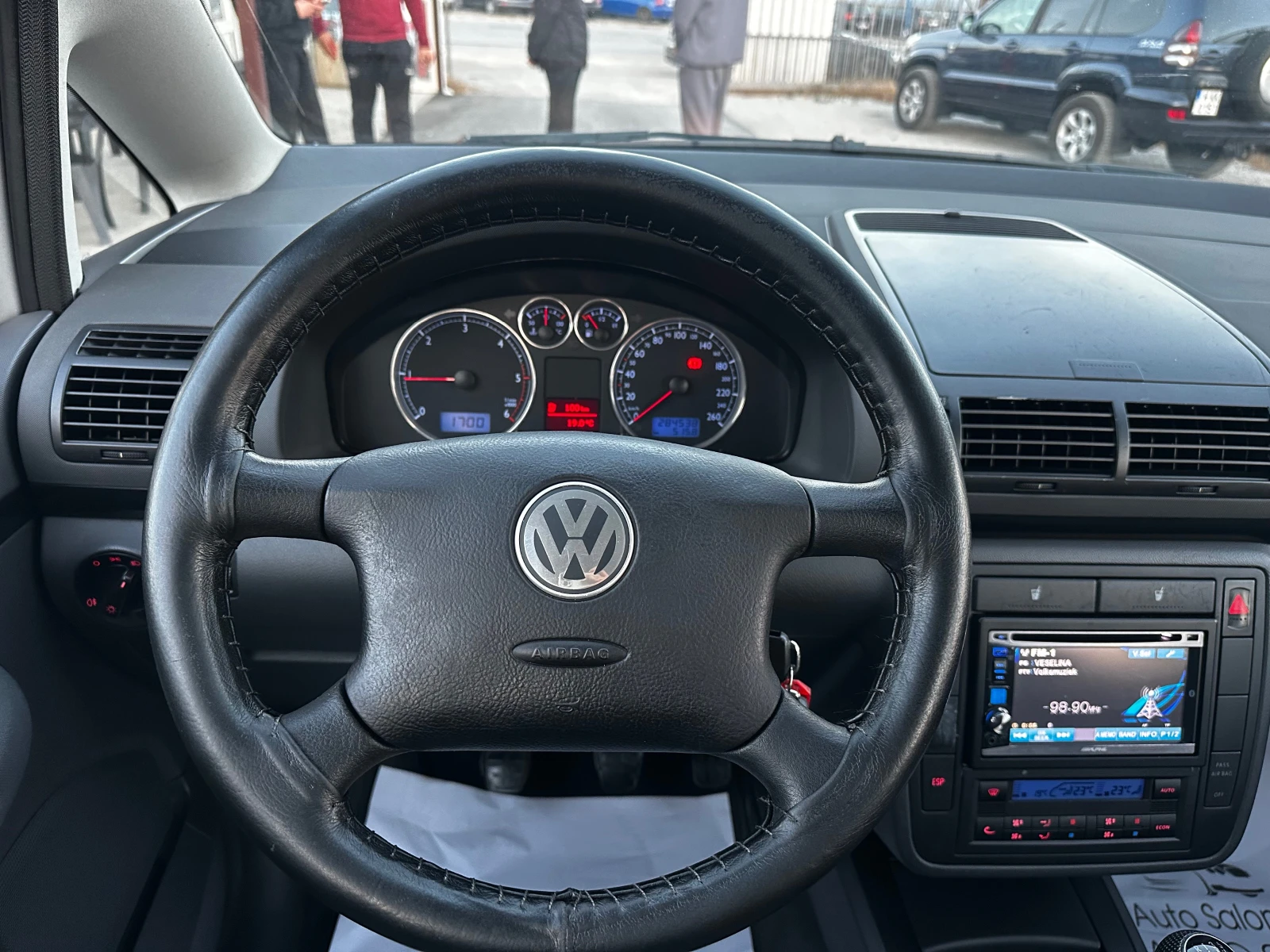 VW Sharan 2.0TDI 140к.с 6+ 1 EURO4 - изображение 10