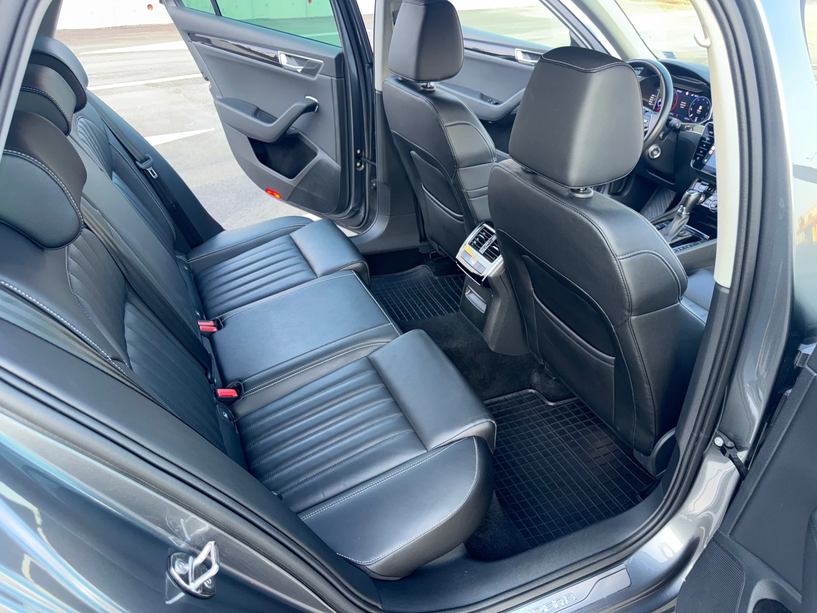 Skoda Superb L&K 2.0TDI 200�.� 4x4 | Mobile.bg � ����������� 10