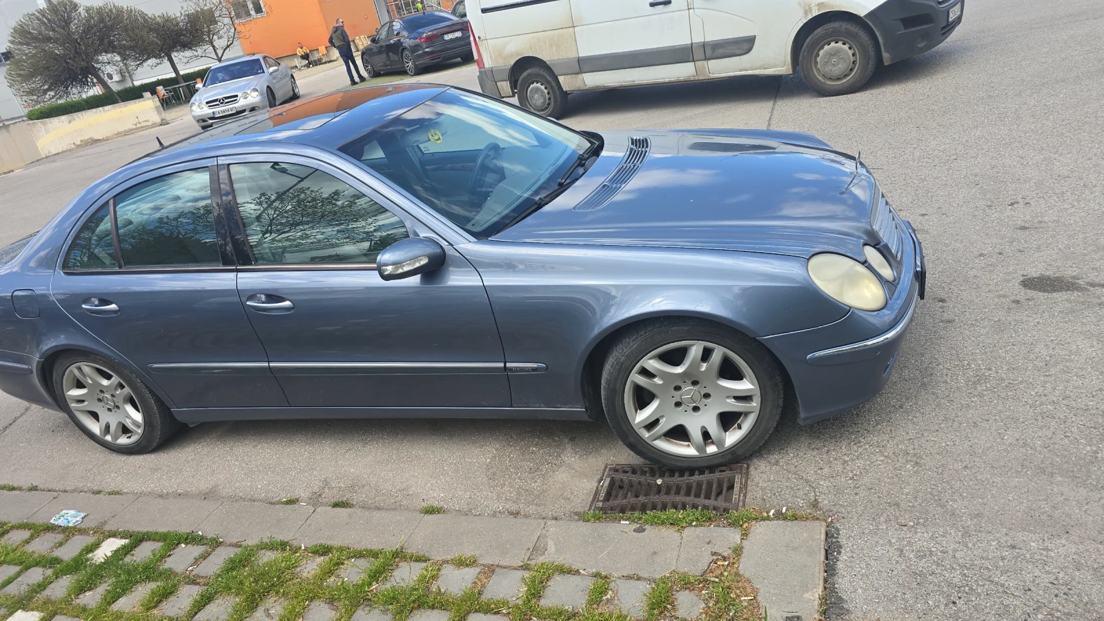 Mercedes-Benz E 320  - изображение 2