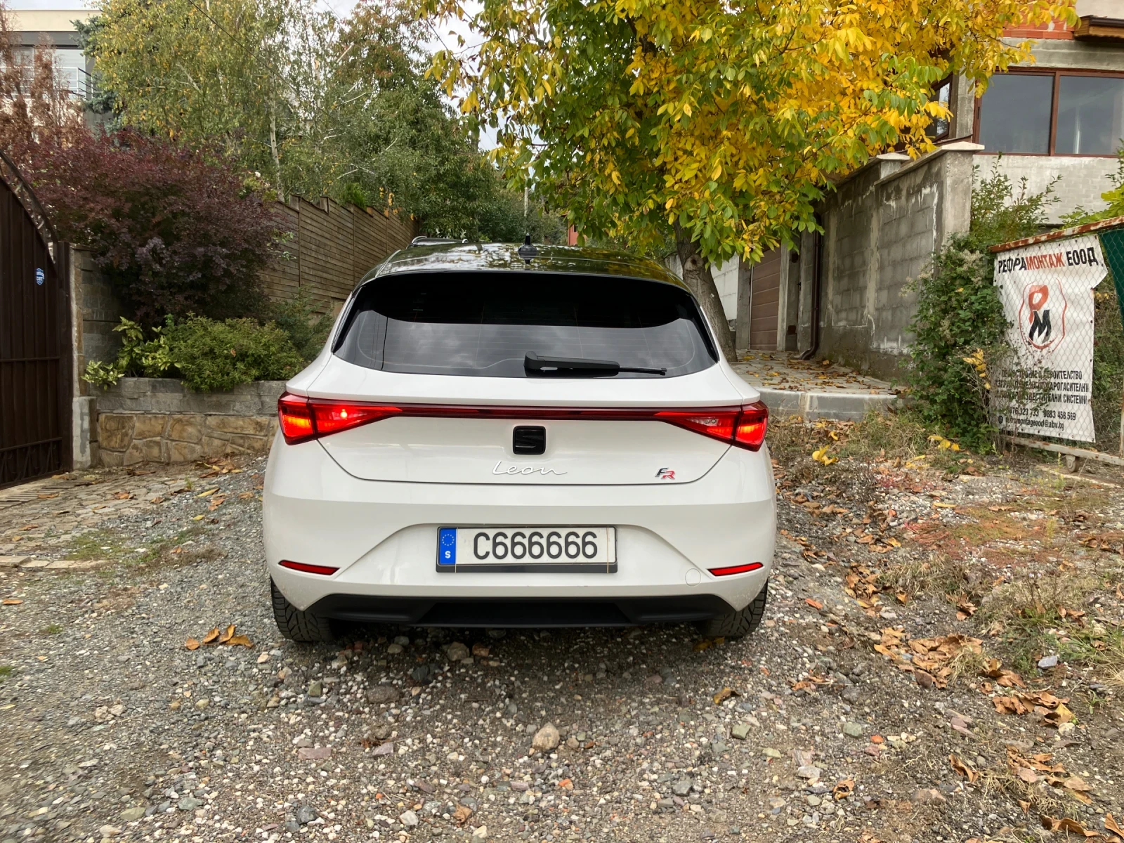 Seat Leon 2.0 TDI - Blackpool Edition - изображение 9