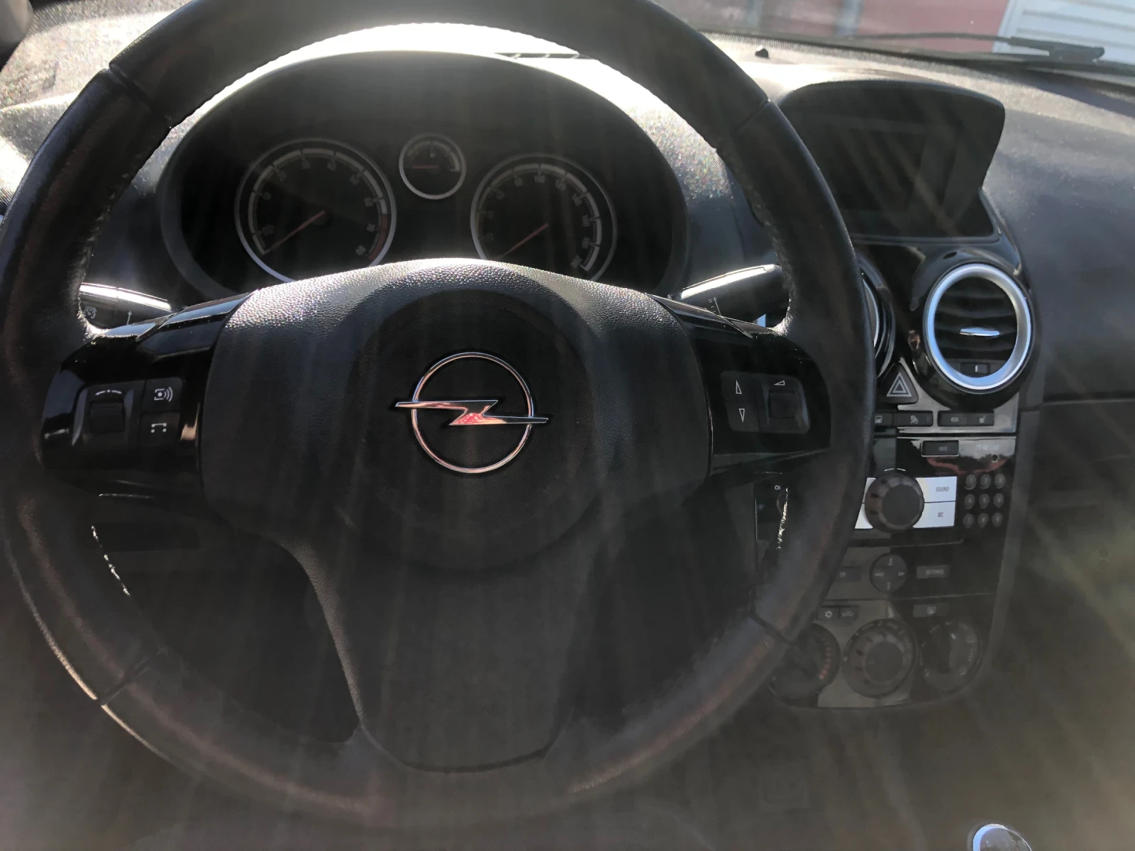 Opel Corsa 1.2 - изображение 6