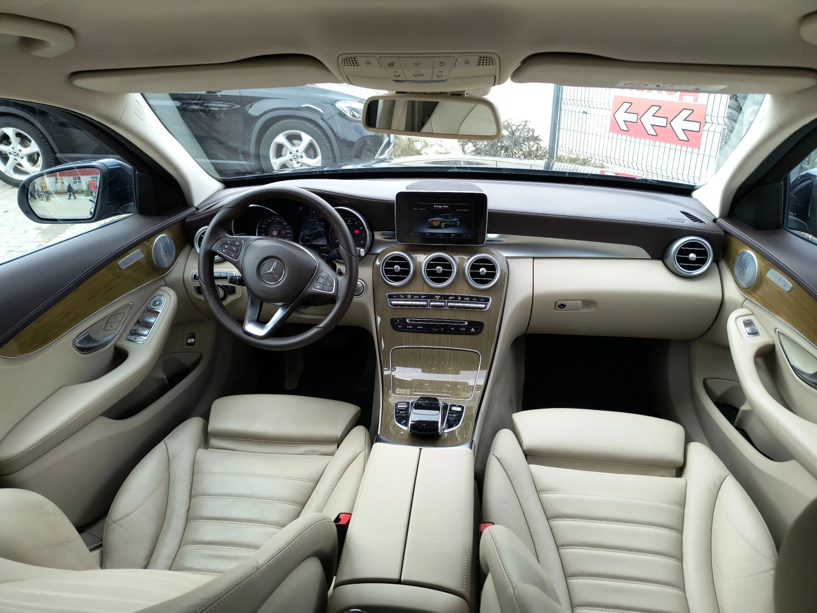 Mercedes-Benz C 350 Премиум Изпълнение Full Led, снимка 10 - Автомобили и джипове - 53532502