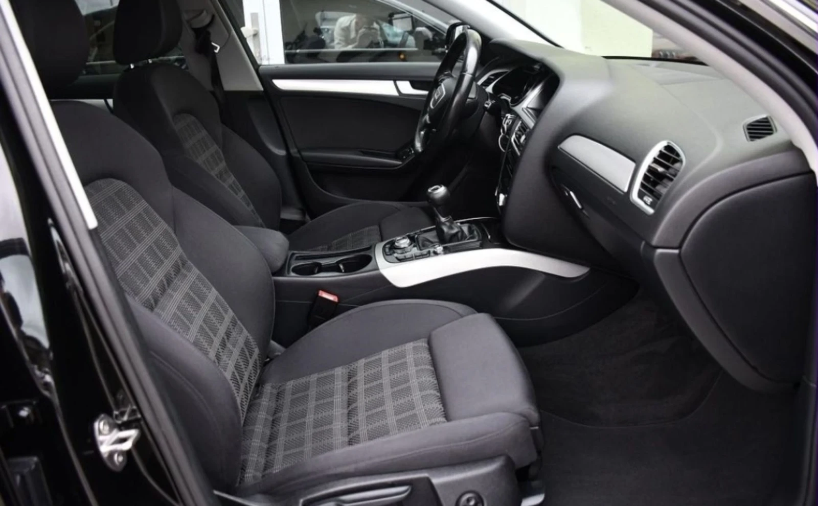 Audi A4 2.0 TDI | ����� | ������ | PDC |  | Mobile.bg � ����������� 12