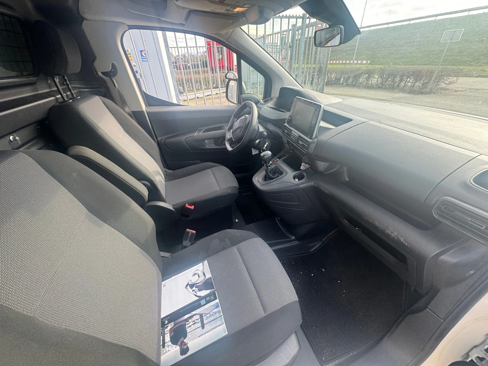 Peugeot Partner 1.5 HDI Premium, снимка 7 - Автомобили и джипове - 54136249