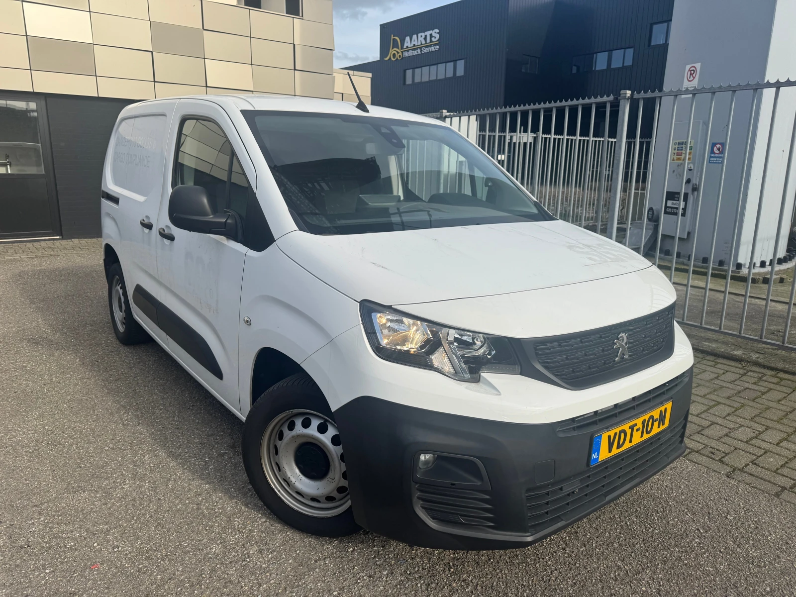 Peugeot Partner 1.5 HDI Premium | Auto.bg — изображение 1