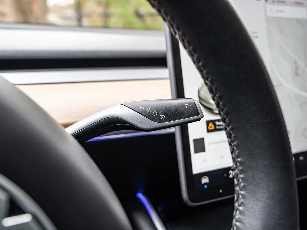Tesla Model Y Y Long Range 4x4, снимка 13 - Автомобили и джипове - 54488612