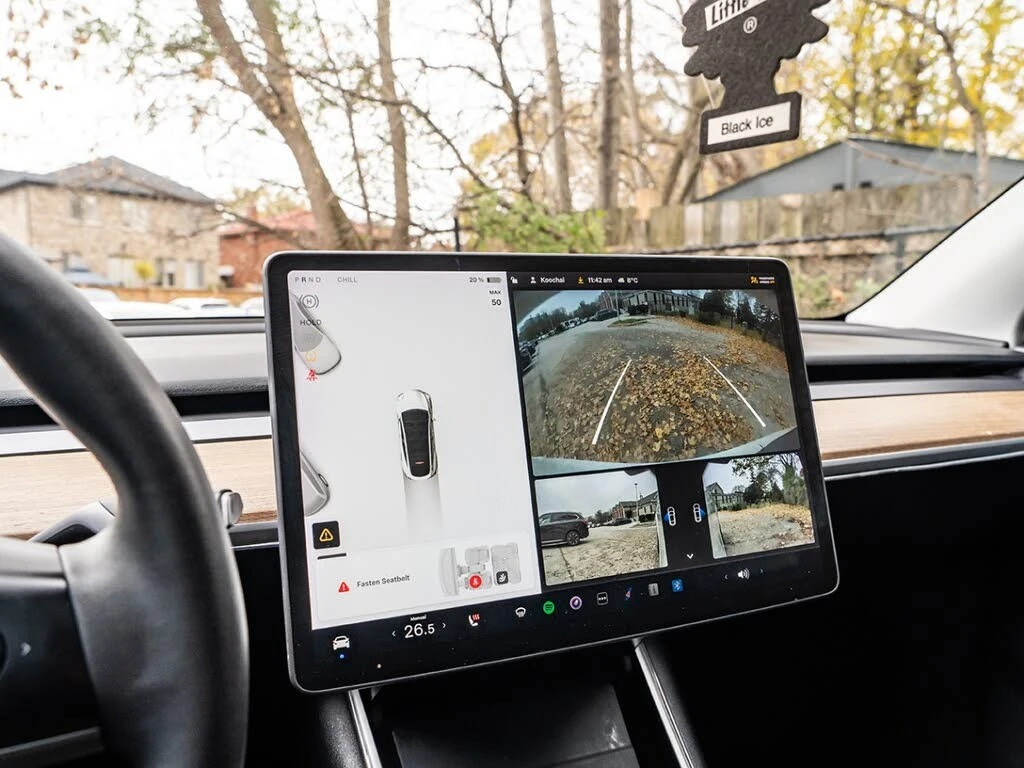 Tesla Model Y Y Long Range 4x4, снимка 17 - Автомобили и джипове - 54488612