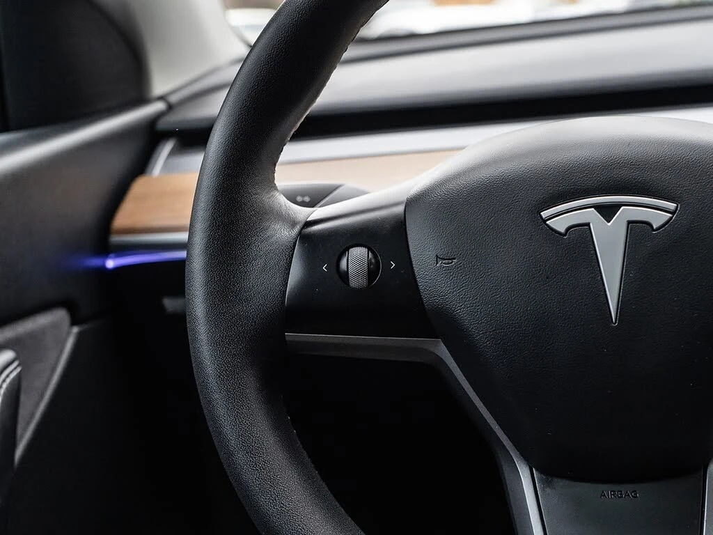 Tesla Model Y Y Long Range 4x4, снимка 10 - Автомобили и джипове - 54488612
