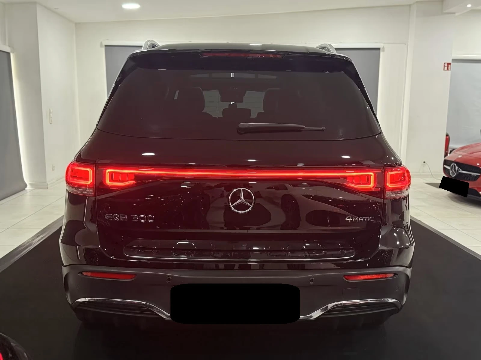 Mercedes-Benz EQB 300 4M AMG-LINE/PANO/MEMOY/, снимка 6 - Автомобили и джипове - 54681889