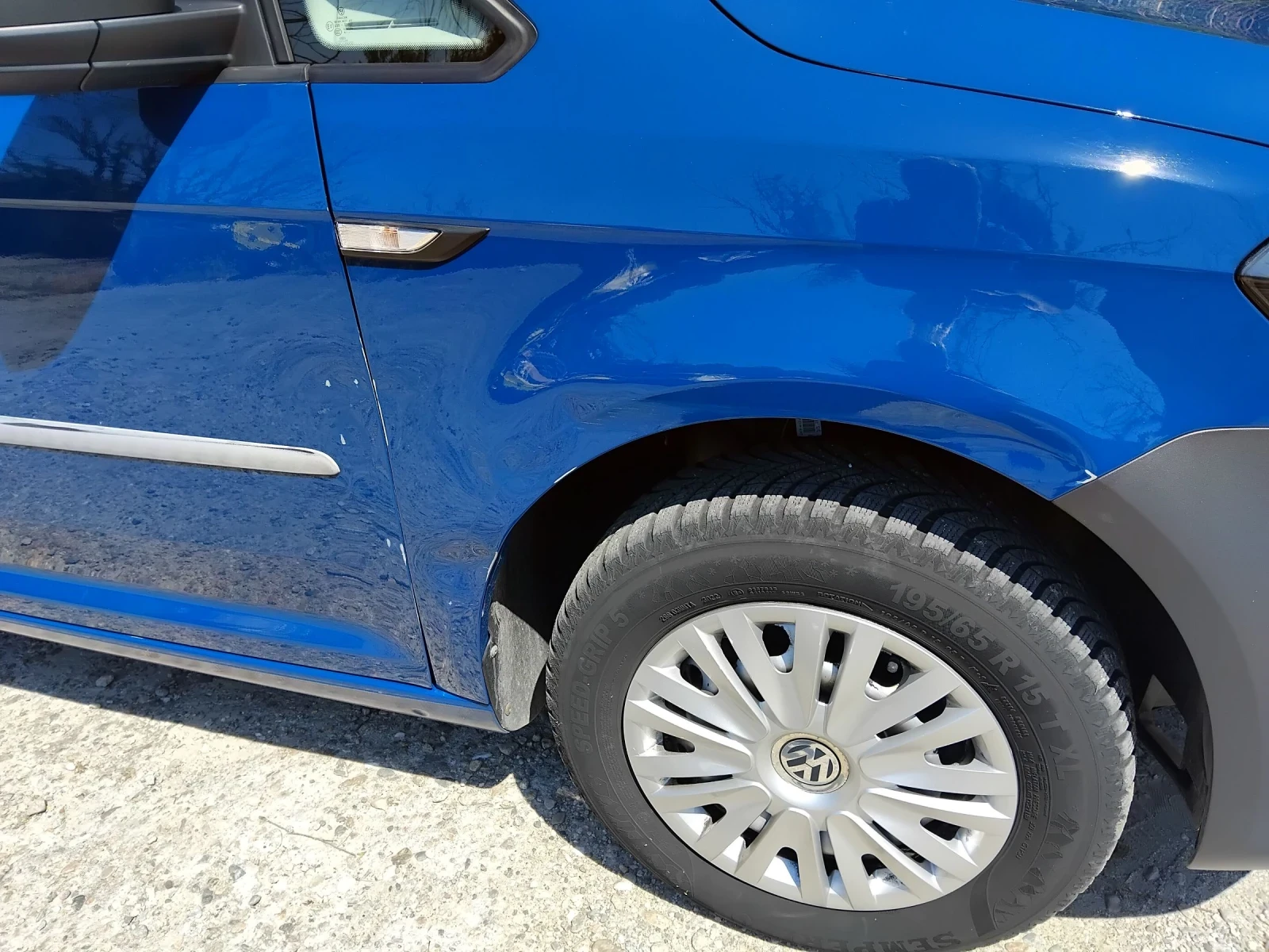 VW Caddy Maxi 2.0tdi, снимка 16 - Автомобили и джипове - 54809012