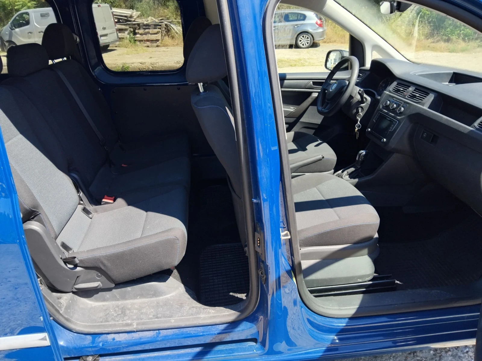 VW Caddy Maxi 2.0tdi, снимка 12 - Автомобили и джипове - 54809012