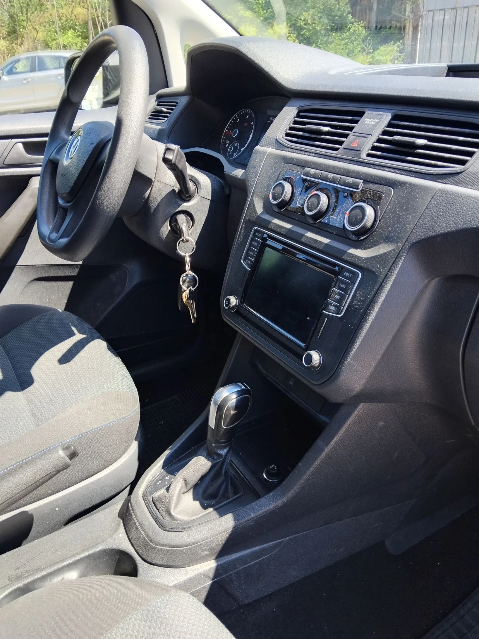 VW Caddy Maxi 2.0tdi, снимка 15 - Автомобили и джипове - 54809012
