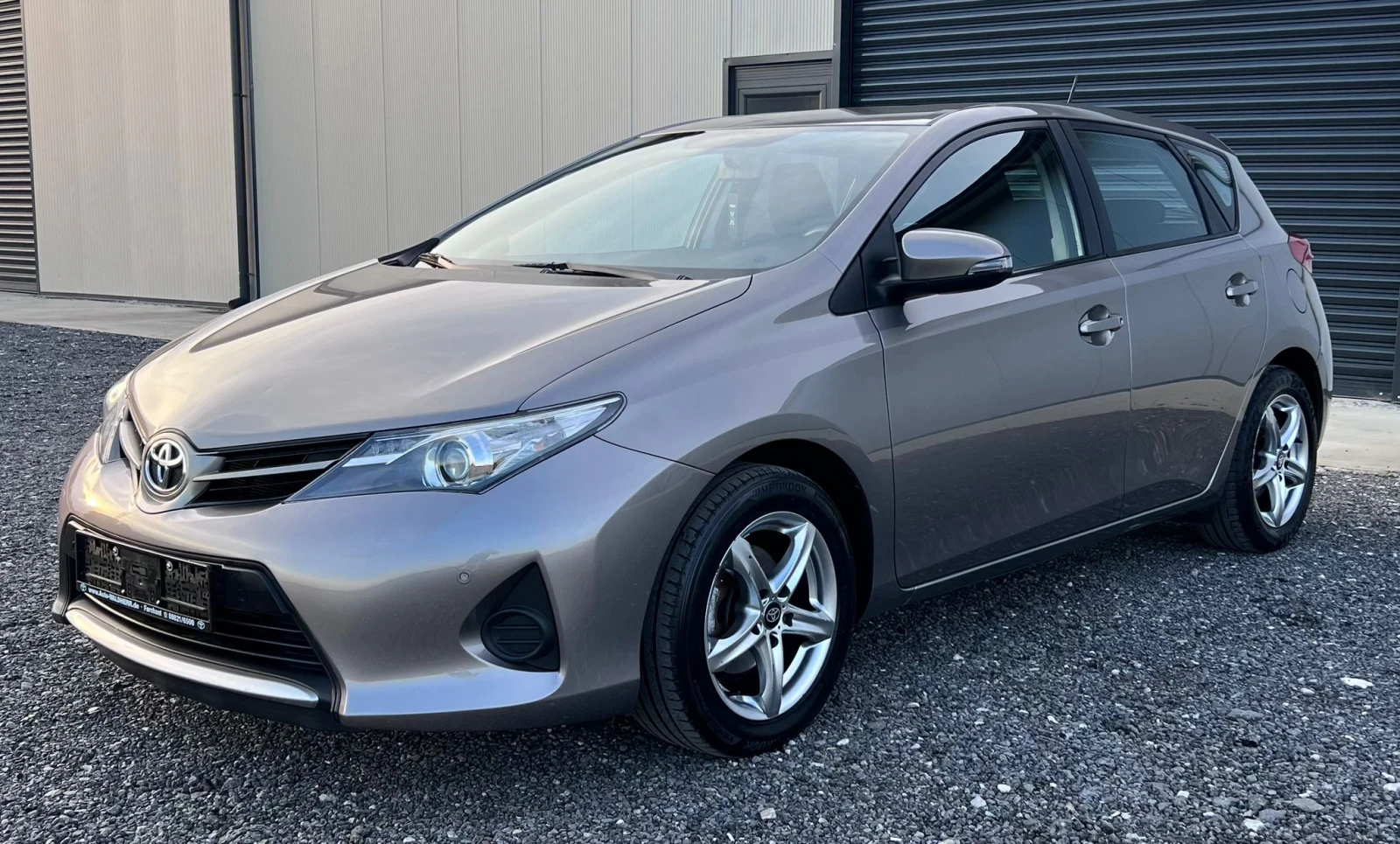 Toyota Auris 1.4D4D-90-6ск