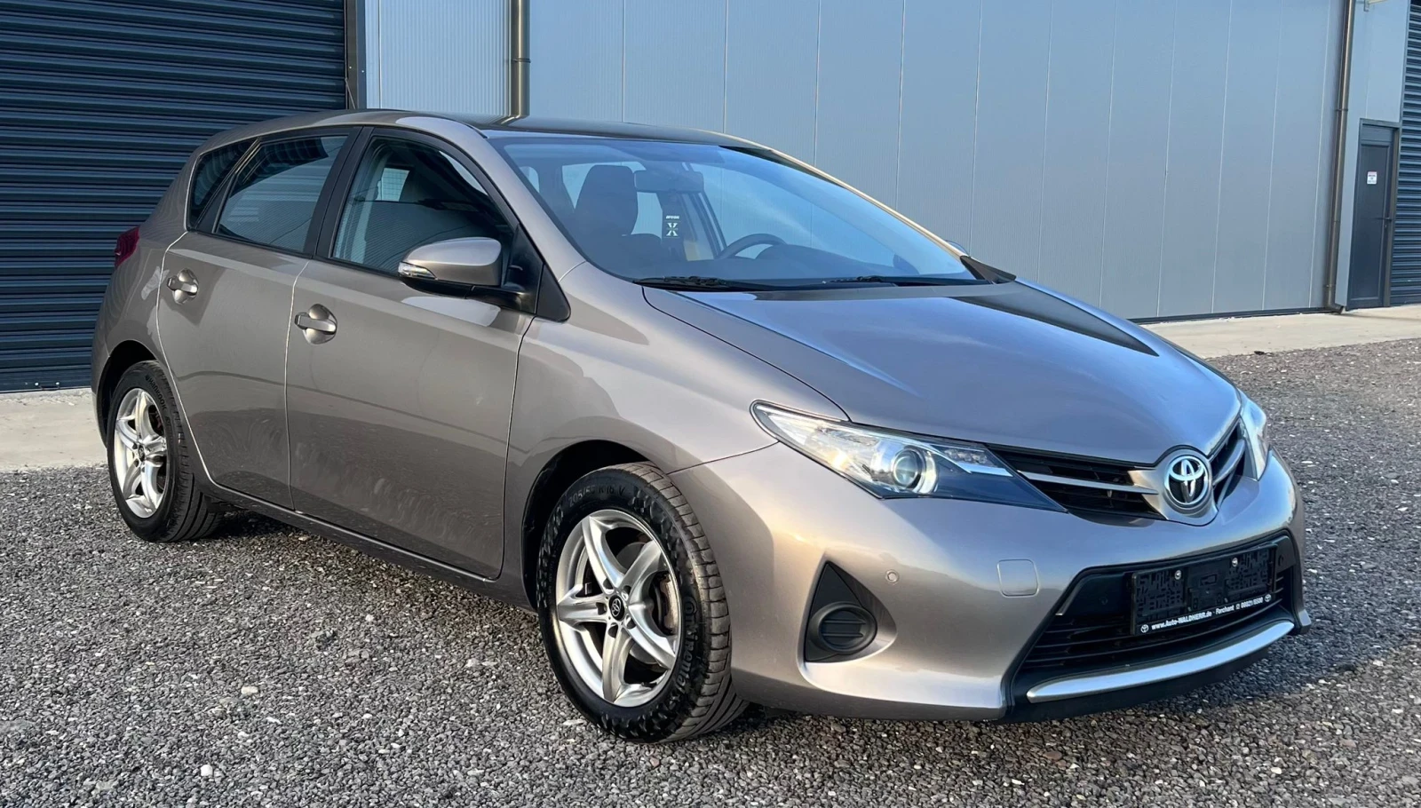 Toyota Auris 1.4D4D-90-6ск, снимка 2 - Автомобили и джипове - 55016625