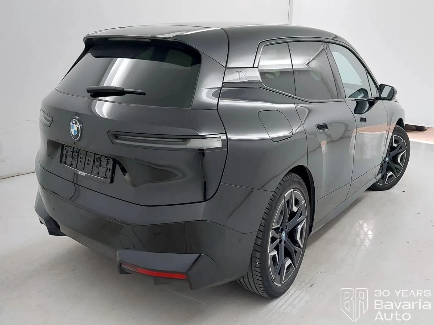BMW iX 40 xDrive Sport, снимка 3 - Автомобили и джипове - 55230876