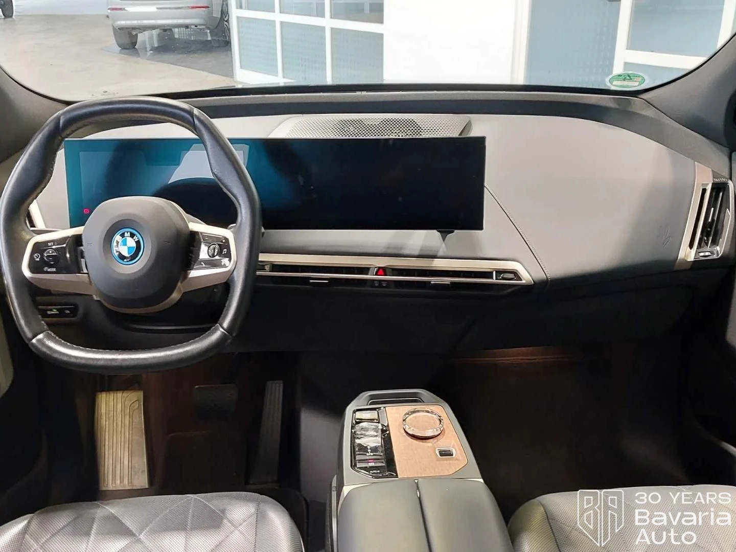 BMW iX 40 xDrive Sport, снимка 6 - Автомобили и джипове - 55230876