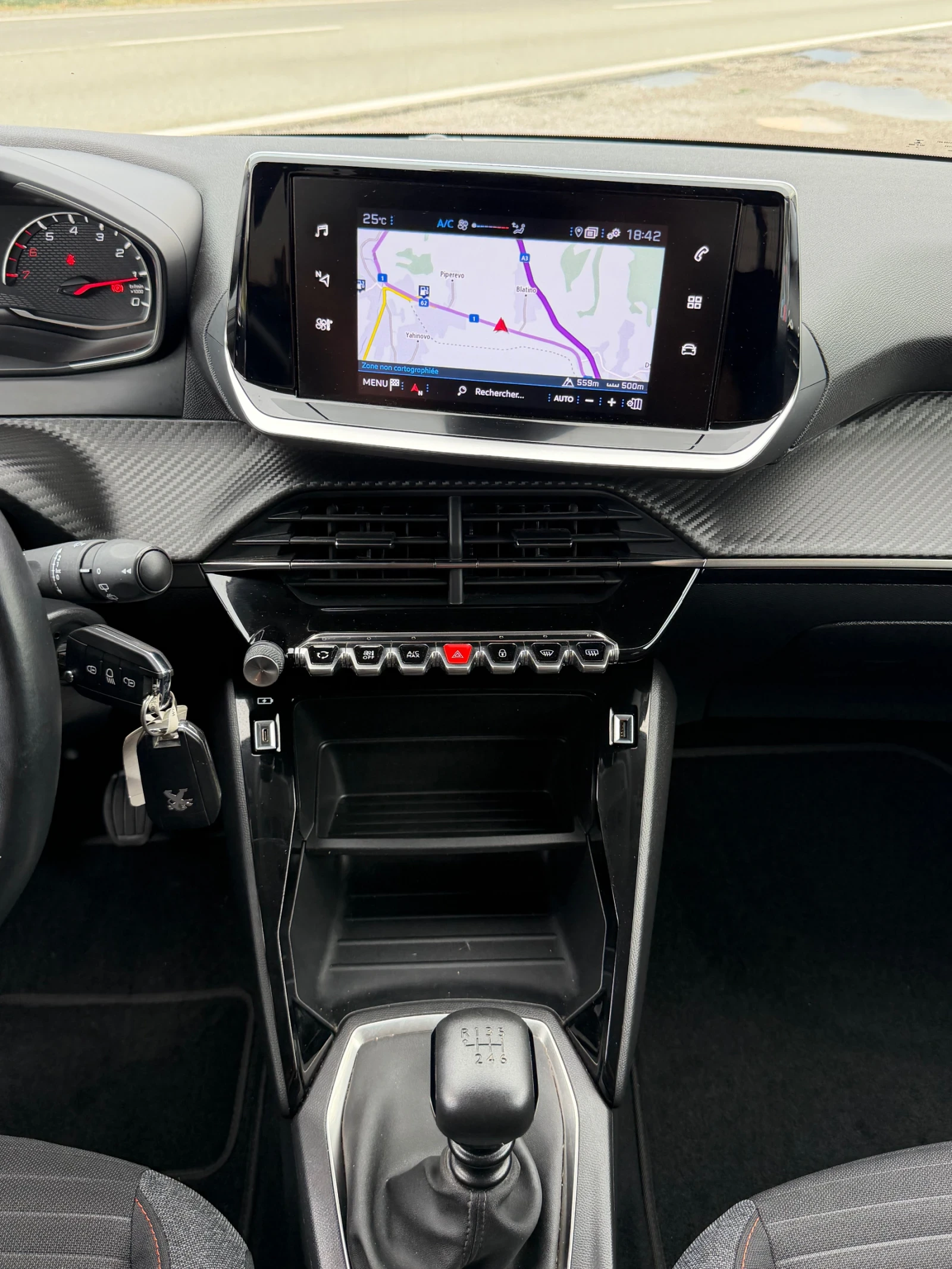 Peugeot 208 1.2T ESSENCE NAVI SERVICE BOOK EURO6D TUV COC , снимка 12 - Автомобили и джипове - 55673703