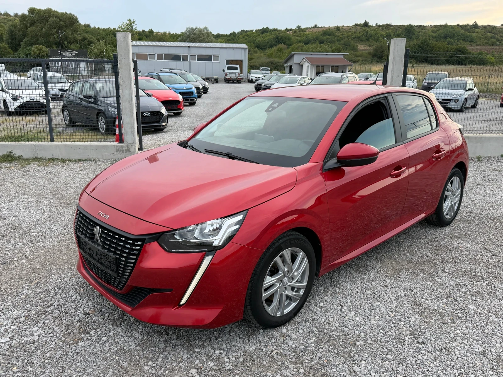 Peugeot 208 1.2T ESSENCE NAVI SERVICE BOOK EURO6D TUV COC , снимка 2 - Автомобили и джипове - 55673703