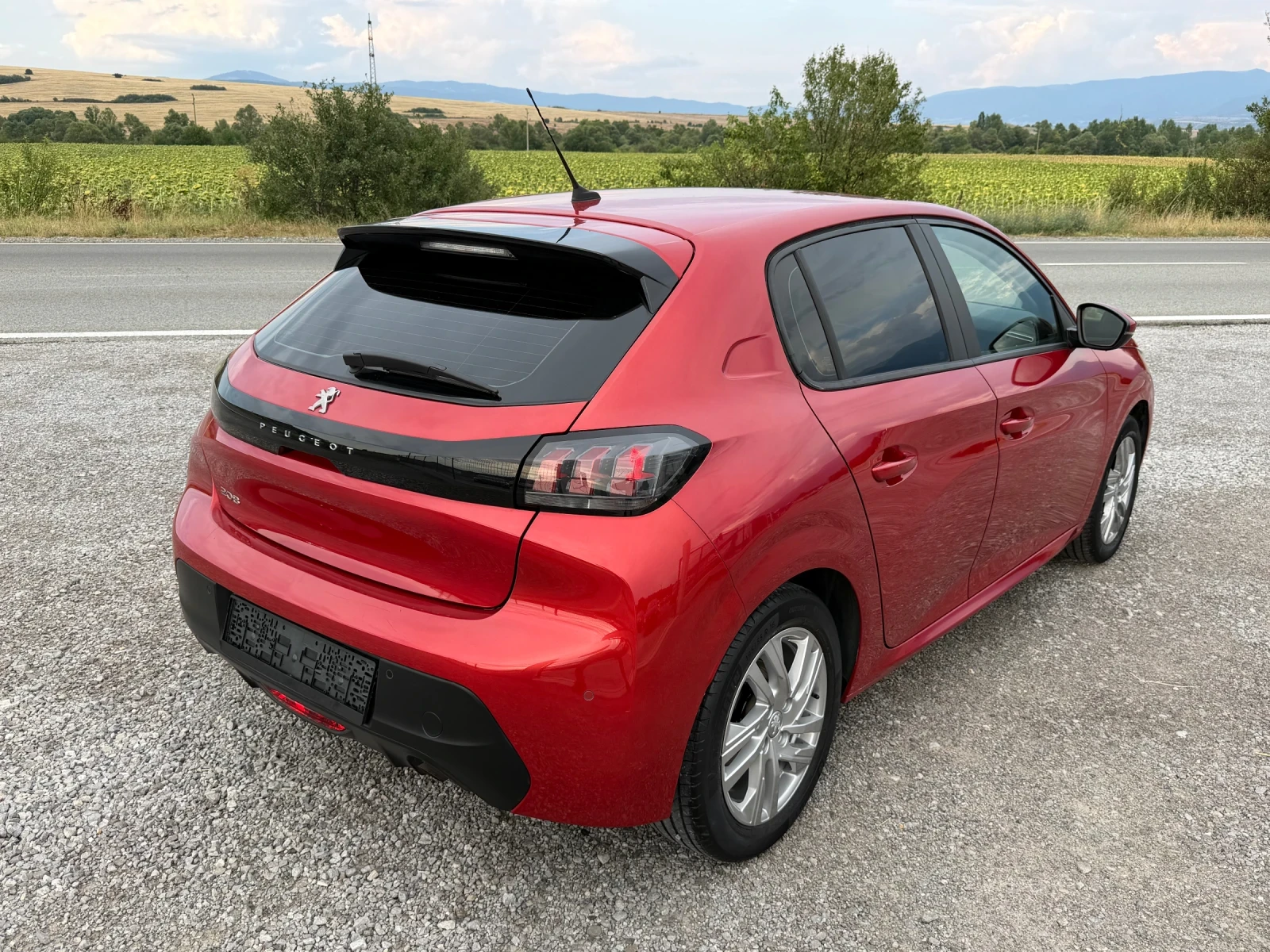 Peugeot 208 1.2T ESSENCE NAVI SERVICE BOOK EURO6D TUV COC , снимка 6 - Автомобили и джипове - 55673703