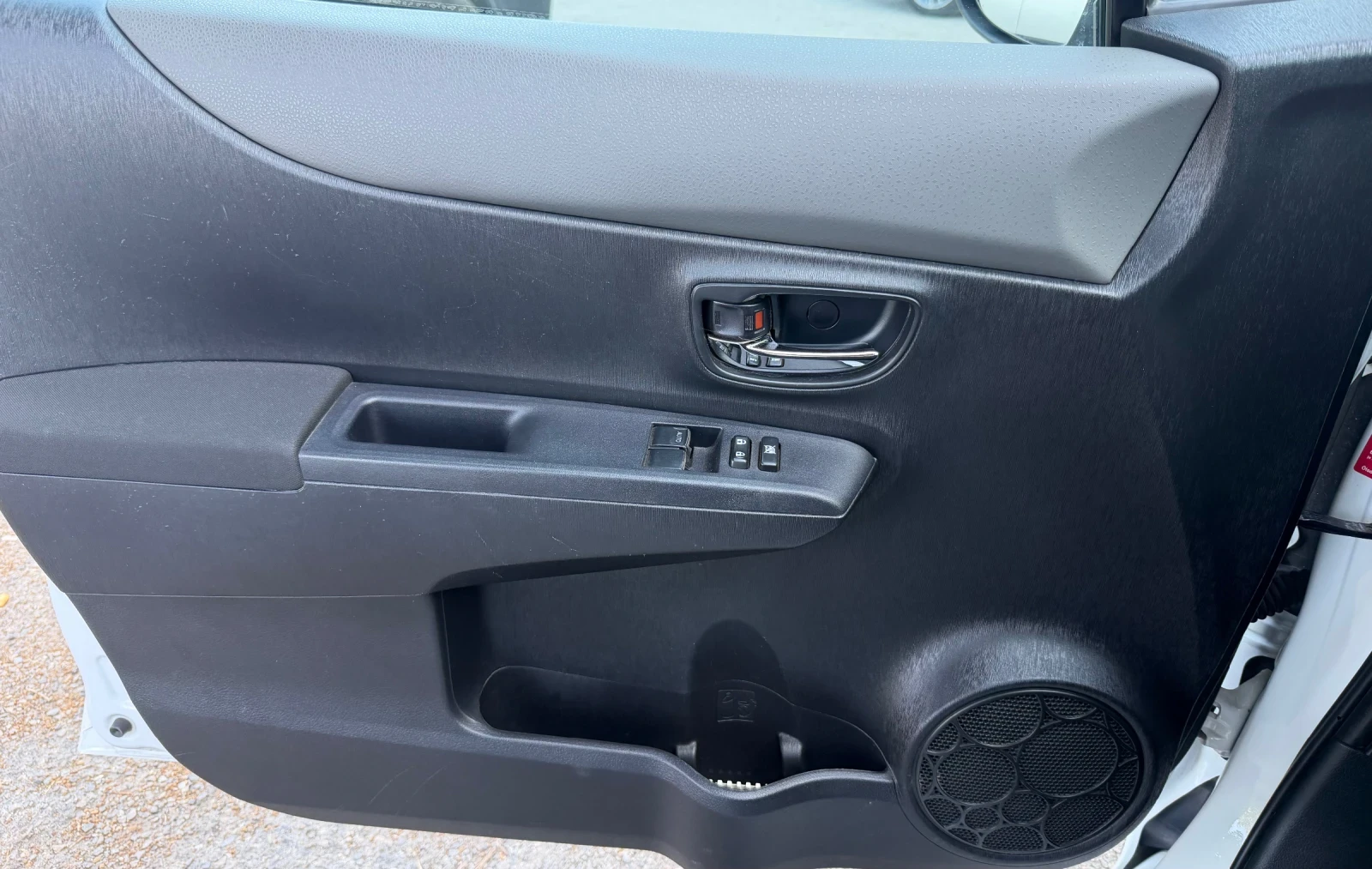 Toyota Yaris 1.0, снимка 14 - Автомобили и джипове - 55920829