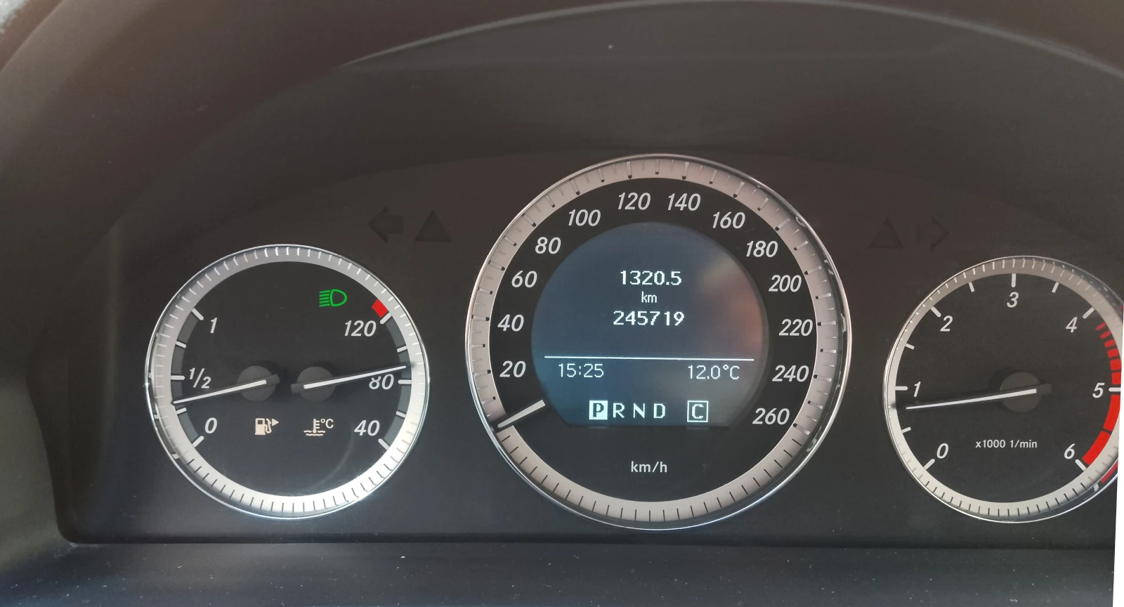 Mercedes-Benz C 200, снимка 8 - Автомобили и джипове - 55927753