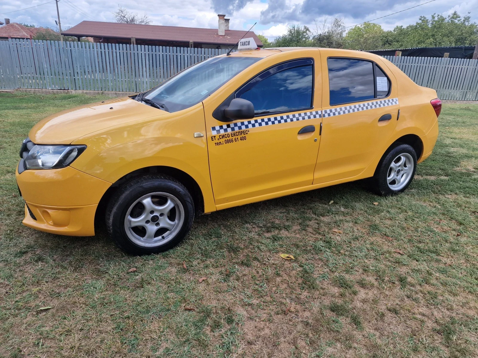 Dacia Logan, снимка 6 - Автомобили и джипове - 56082912