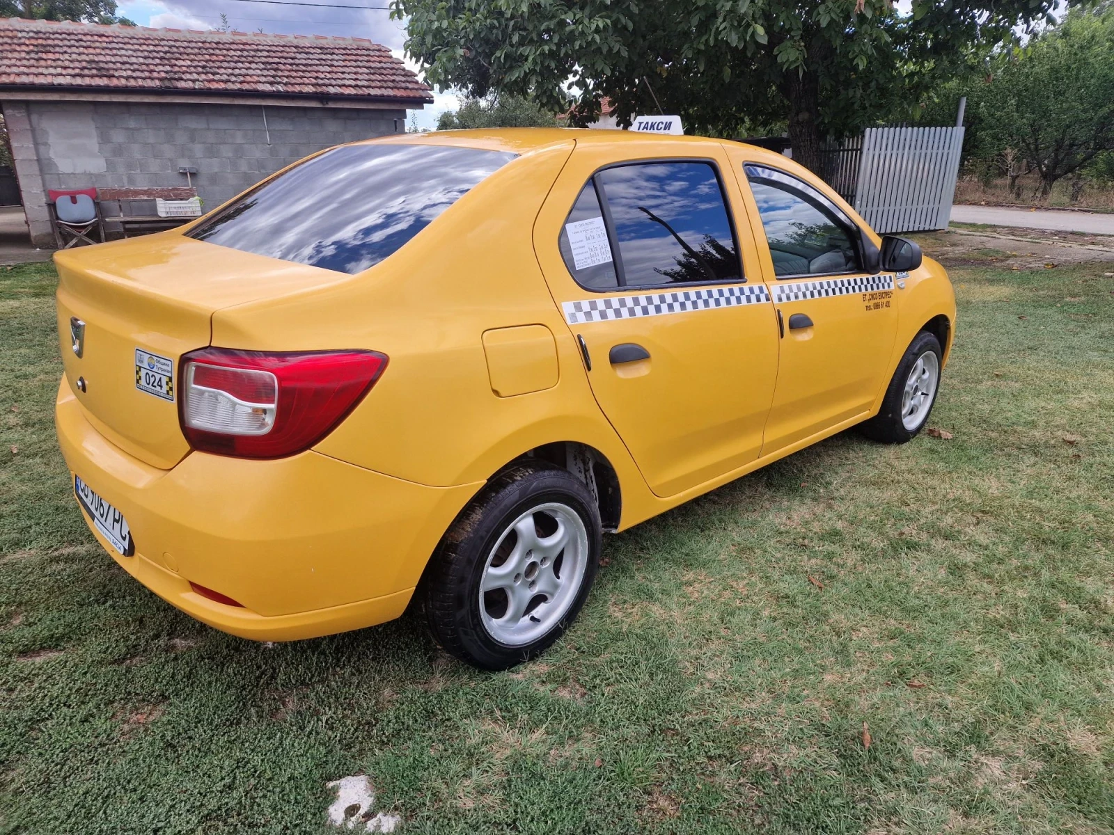 Dacia Logan, снимка 3 - Автомобили и джипове - 56082912