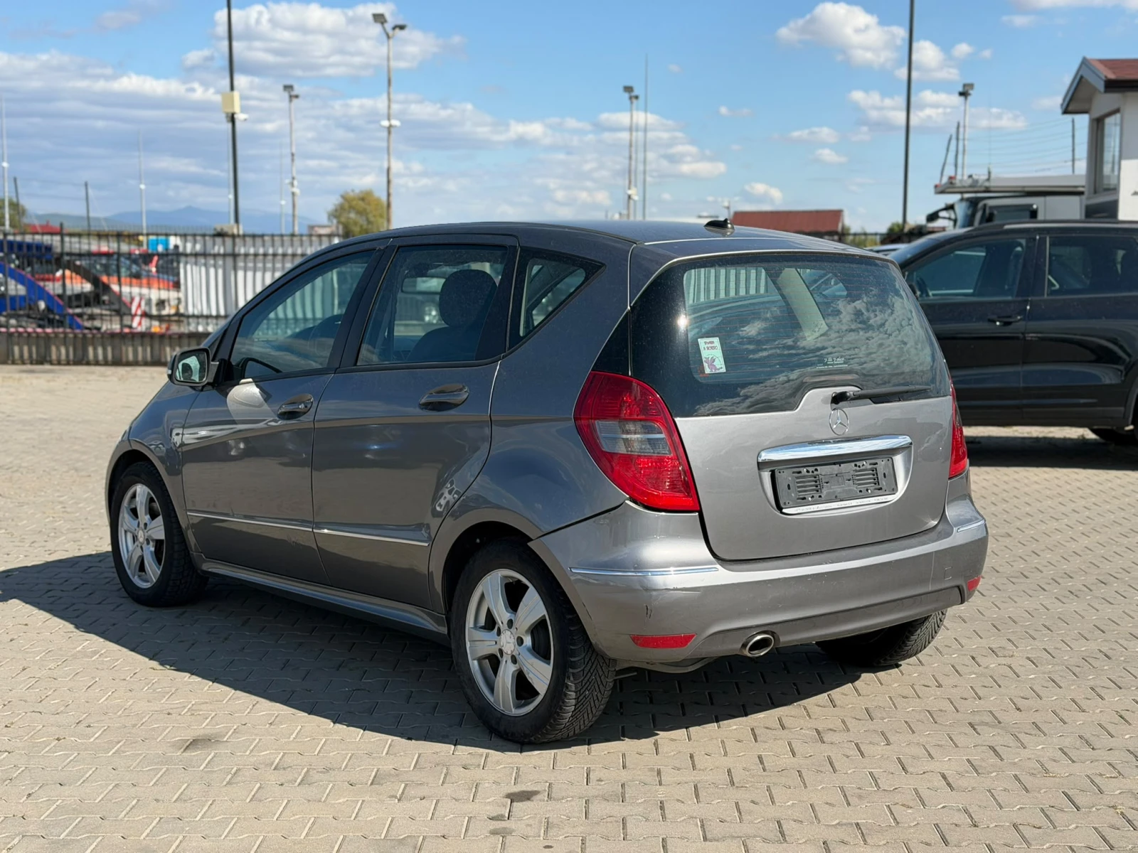 Mercedes-Benz A 180 / 2.0D / EURO 5 / КОЖА / AUTOMAT /, снимка 3 - Автомобили и джипове - 56214581