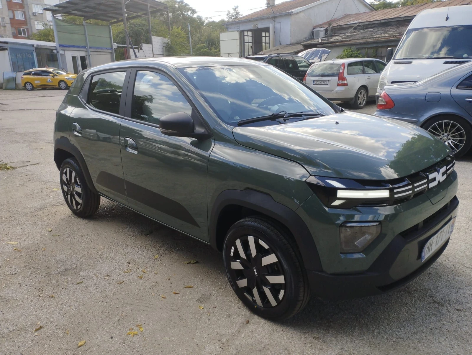 Dacia Spring, снимка 3 - Автомобили и джипове - 56377521
