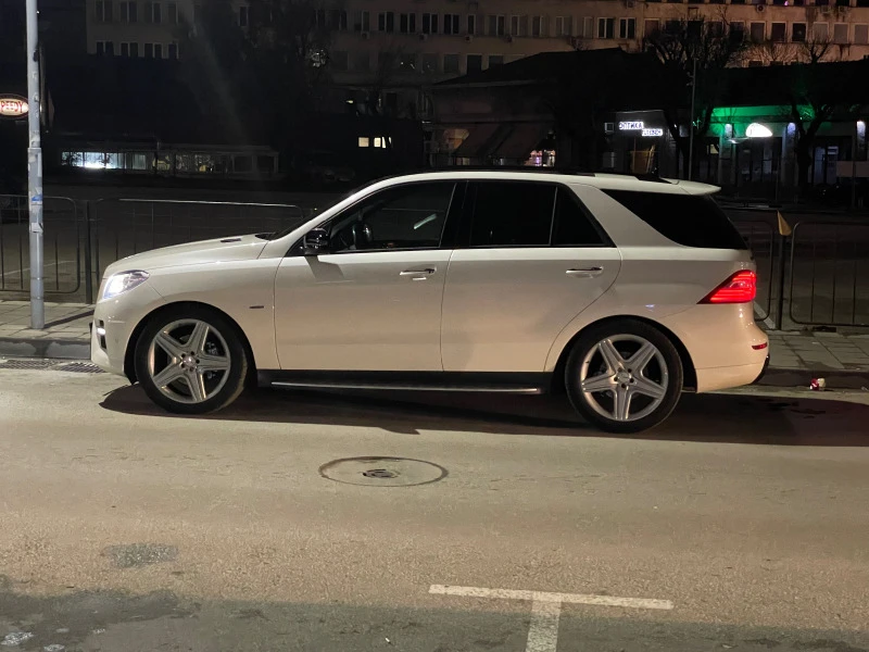 Mercedes-Benz ML 350 AMG LINE, снимка 2 - Автомобили и джипове - 45262906