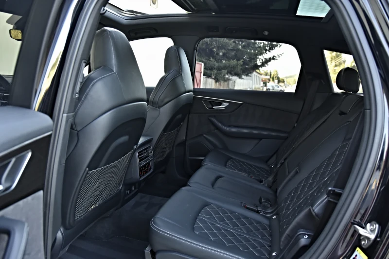 Audi SQ7 4.0 V8T MATRIX 22&#34; PANO 360 RS EXCLUSIVE  FULL, снимка 16 - Автомобили и джипове - 50904401