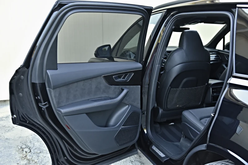 Audi SQ7 4.0 V8T MATRIX 22&#34; PANO 360 RS EXCLUSIVE  FULL, снимка 17 - Автомобили и джипове - 50904401