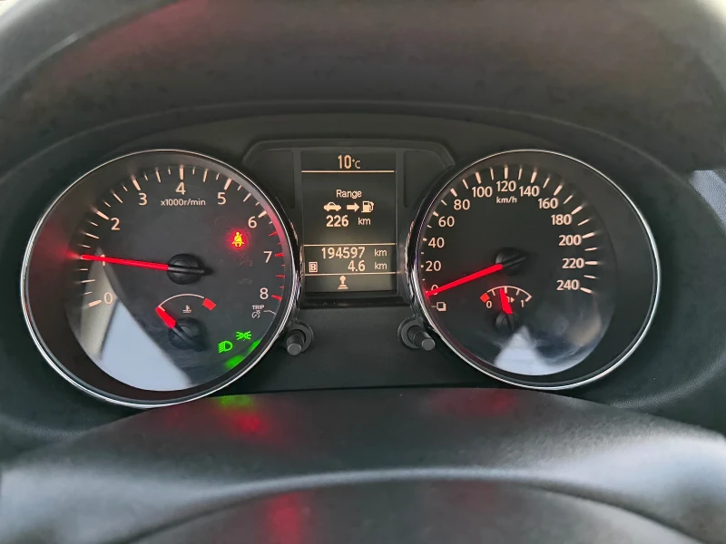 Nissan Qashqai 1.6 бензин 6+ 1  места Текна + 2, снимка 16 - Автомобили и джипове - 52416379