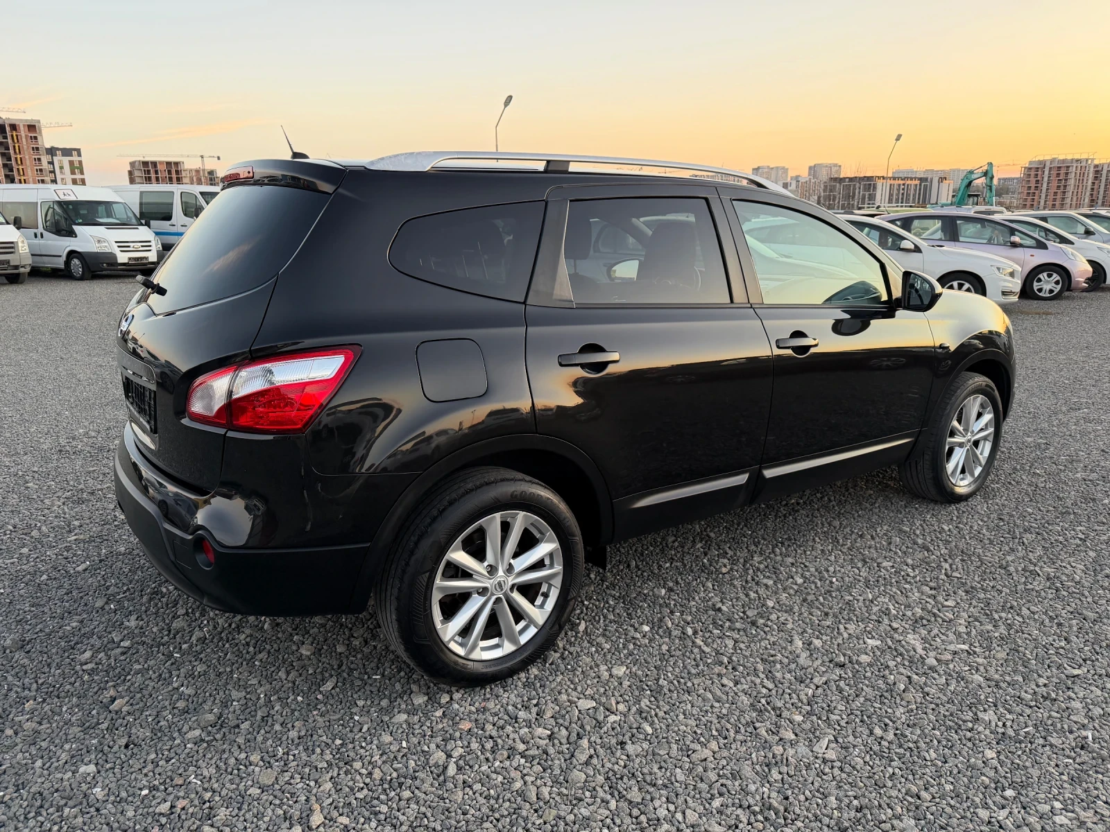 Nissan Qashqai 1.6  6+ 1    + 2 | Mobile.bg   6