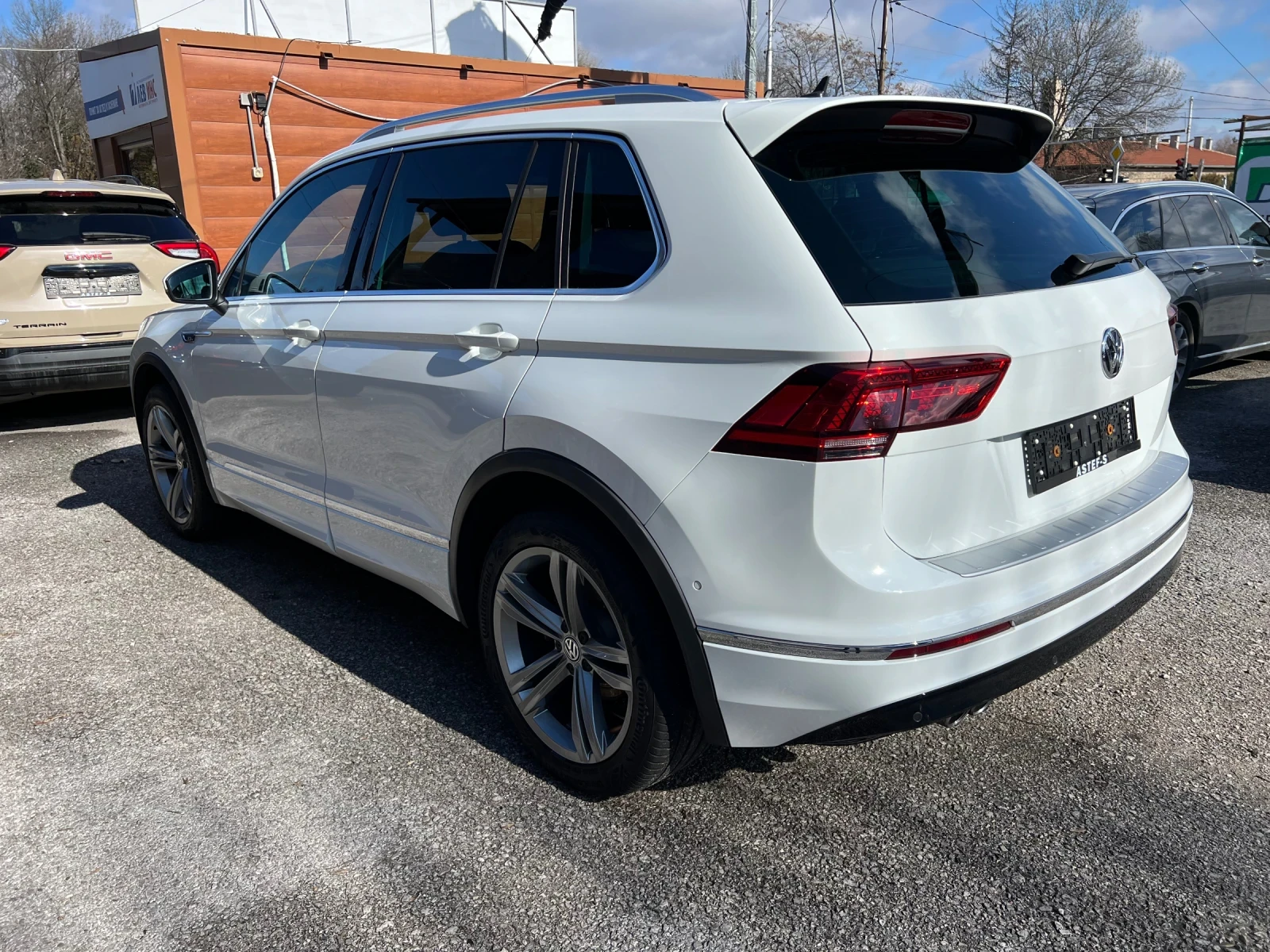 VW Tiguan 2.0 i 4 Motion R-Line Keyless Навигация Камера - изображение 7