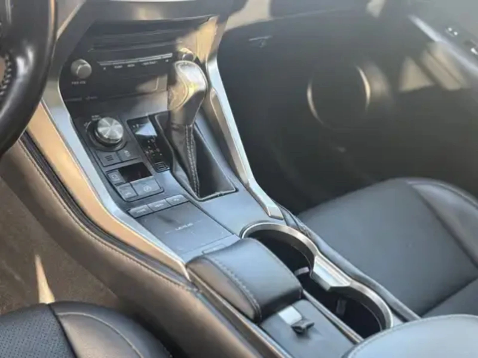 Lexus NX 200t 2021/LUXURY/4x4/CAMERA/ЛЮК/CARFAX, снимка 16 - Автомобили и джипове - 53985798