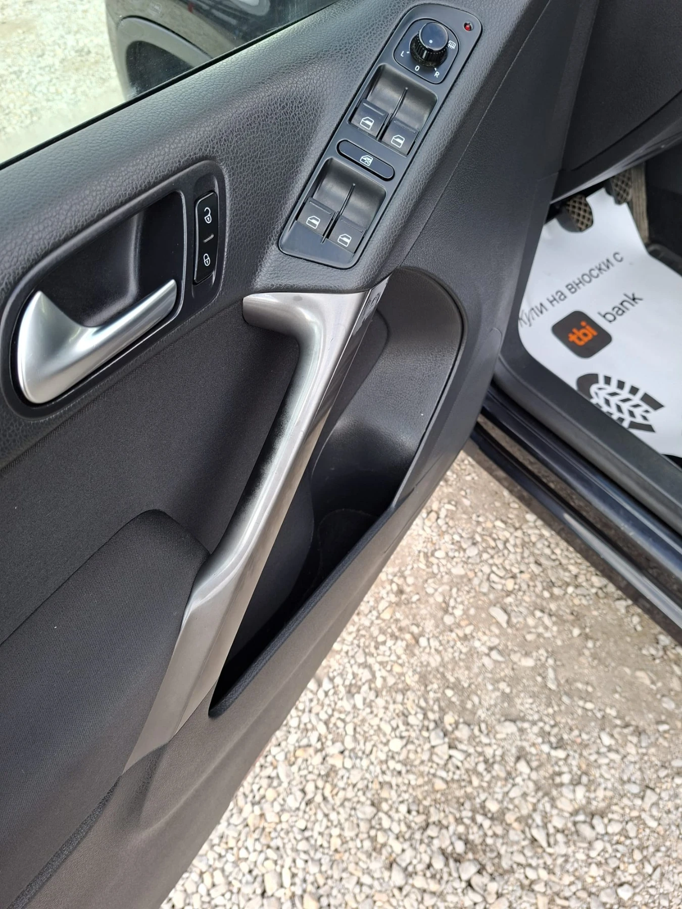 VW Tiguan 2.0, снимка 10 - Автомобили и джипове - 54218587