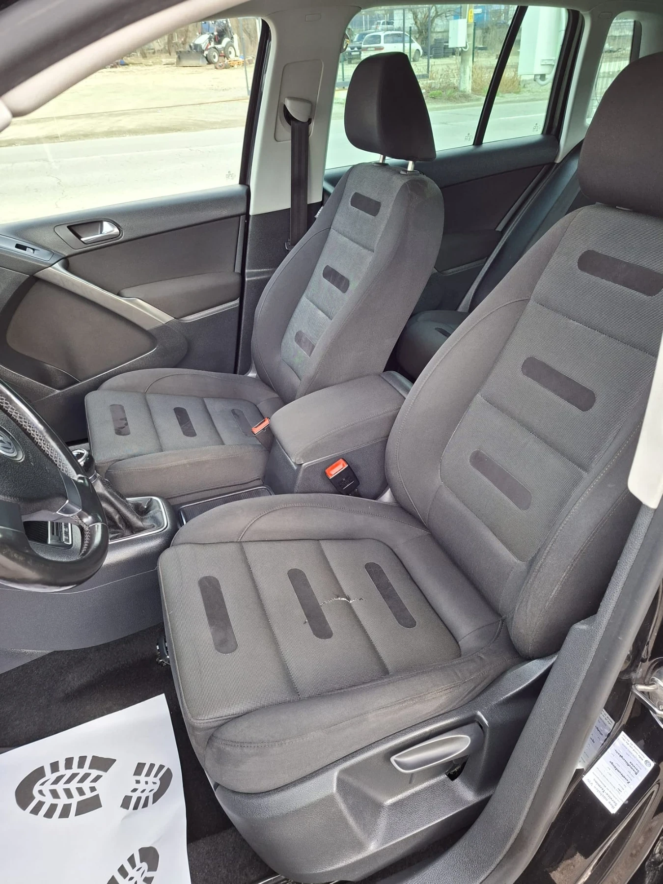 VW Tiguan 2.0, снимка 5 - Автомобили и джипове - 54218587