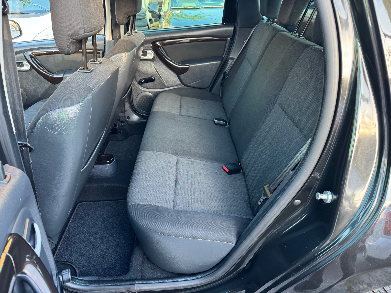 Dacia Duster 1.5DCI-4x4-ЛИЗИНГ, снимка 14 - Автомобили и джипове - 54307858