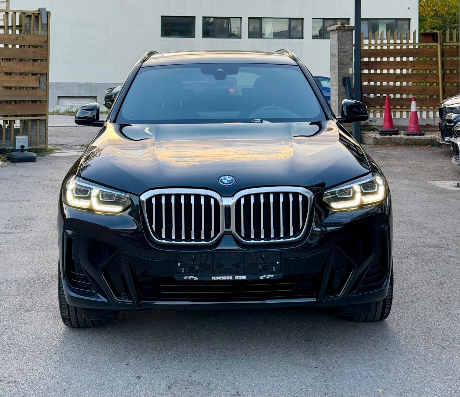 BMW X3 30e xDrive M-pack, снимка 2 - Автомобили и джипове - 56617991