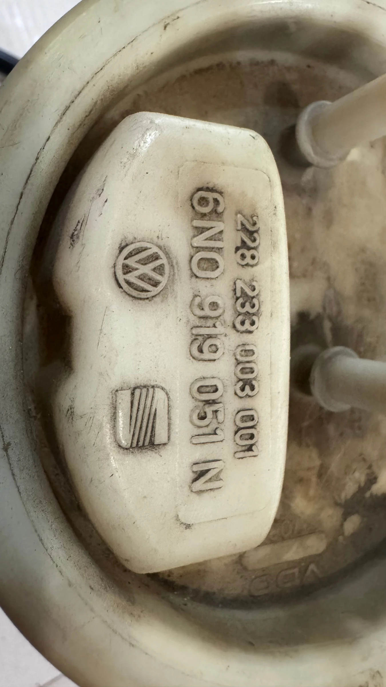    VW Polo ,  Seat - 228233003001 / 6N0919051N | Mobile.bg   2