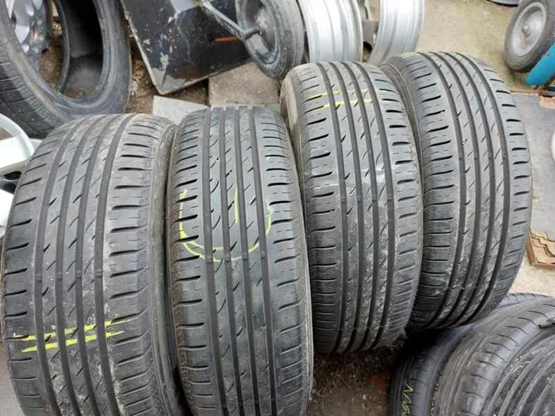 Гуми Летни 215/60R16, снимка 1 - Гуми и джанти - 36287574