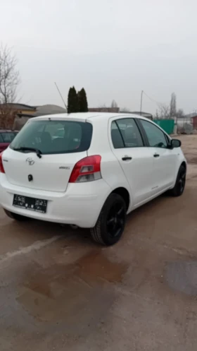 Toyota Yaris 1.0 Бензин, снимка 4