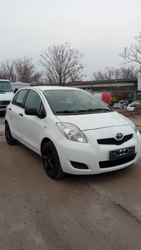 Toyota Yaris 1.0 Бензин, снимка 2