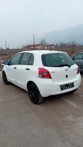 Toyota Yaris 1.0 Бензин, снимка 3