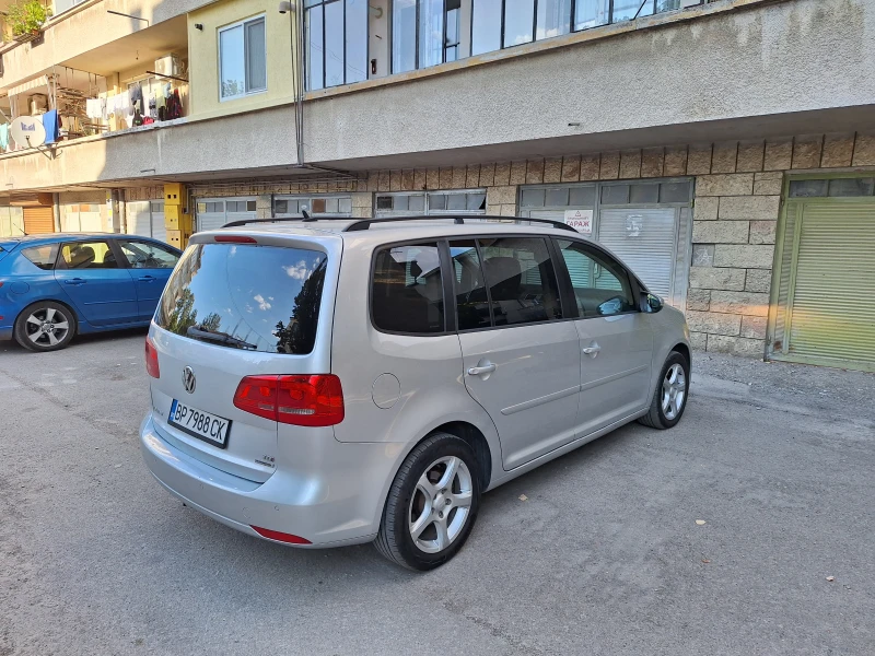 VW Touran, снимка 4 - Автомобили и джипове - 47184414