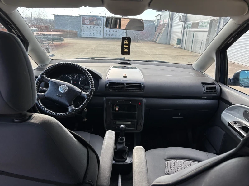 VW Sharan 1.9TDI 7местен, снимка 9 - Автомобили и джипове - 48432332