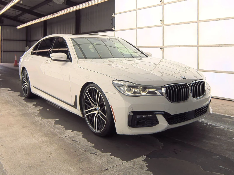 BMW 750 M-pack* 360* масаж* обдух* Head up* pano* Harman* , снимка 2 - Автомобили и джипове - 49070893