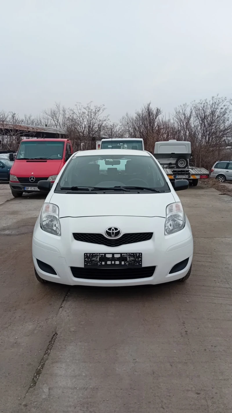 Toyota Yaris 1.0 Бензин, снимка 1 - Автомобили и джипове - 49482787